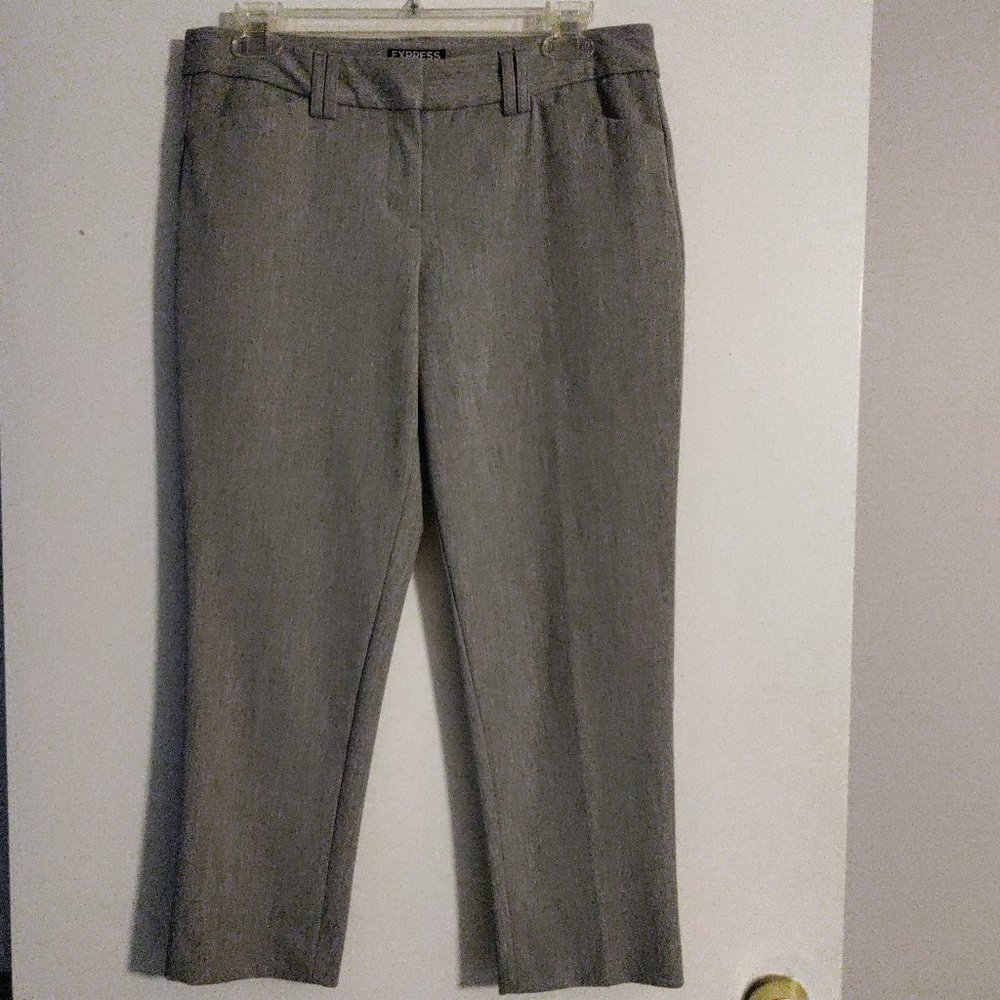 Women's gray Express Editor Capri Pants, size 4